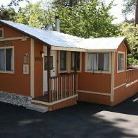 Sleepy Hollow Cabins And Hotel Crestline Exterior foto