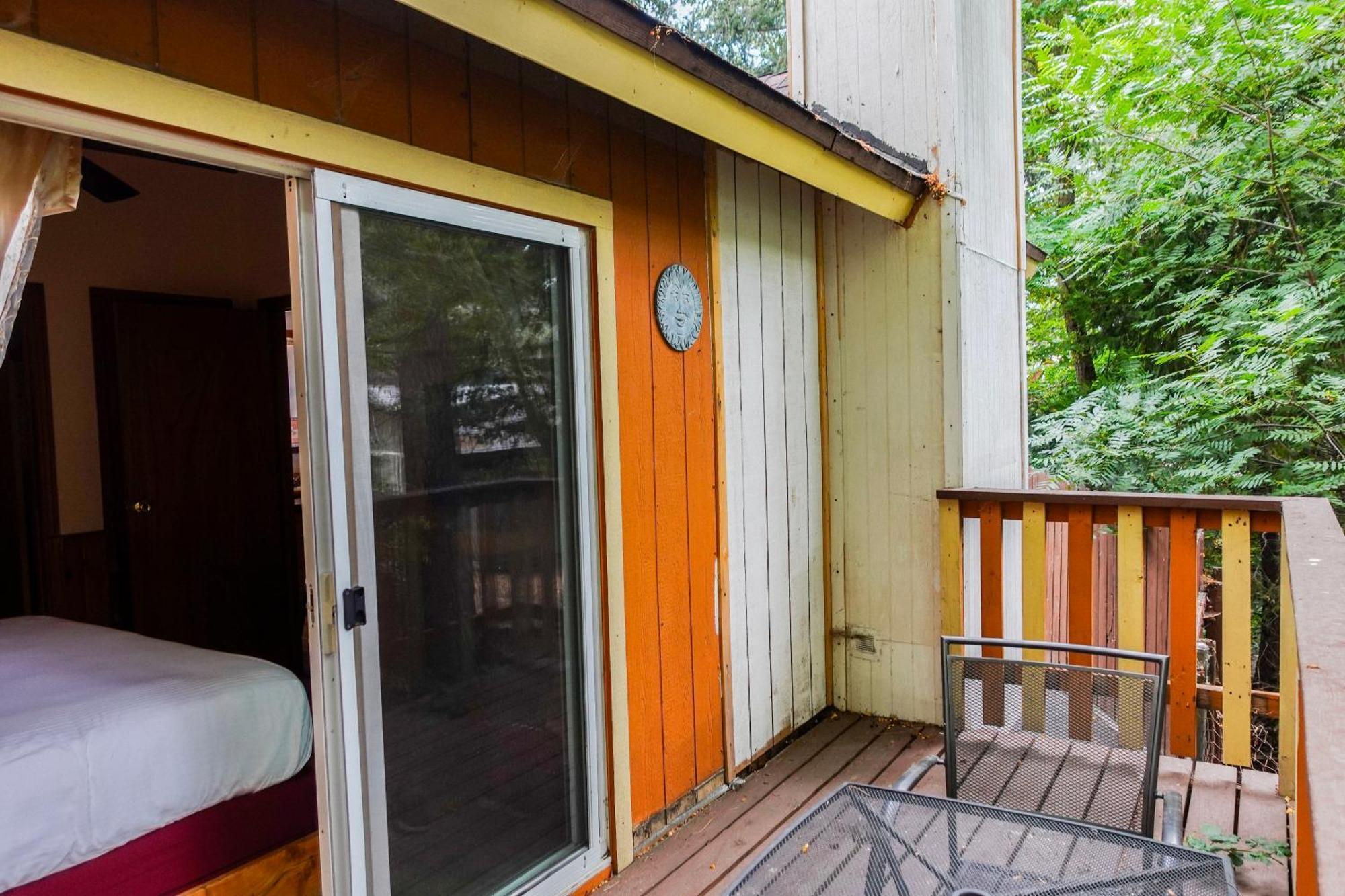 Sleepy Hollow Cabins And Hotel Crestline Exterior foto